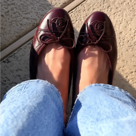 Chanel 26P Dark Burgundy Flats | Size 38 - Picture 8 of 13